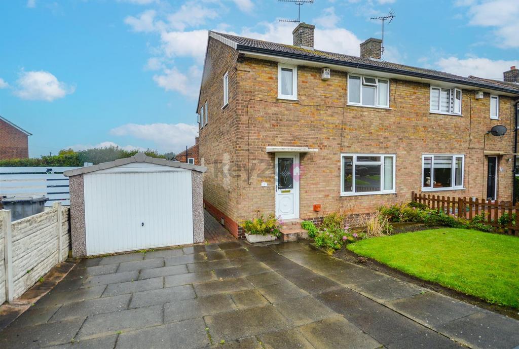 Elmwood Drive, Mosborough, Sheffield, S20 3 bed semidetached house for sale £180,000