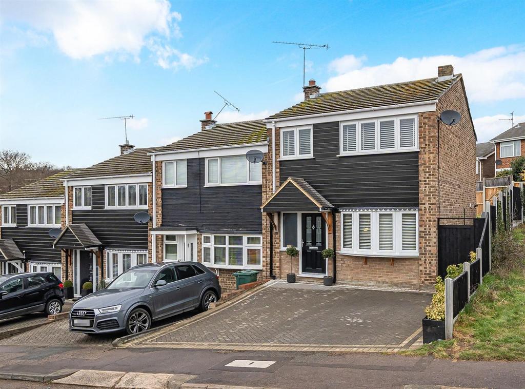 Stansted Close, Billericay 3 bed townhouse for sale £400,000