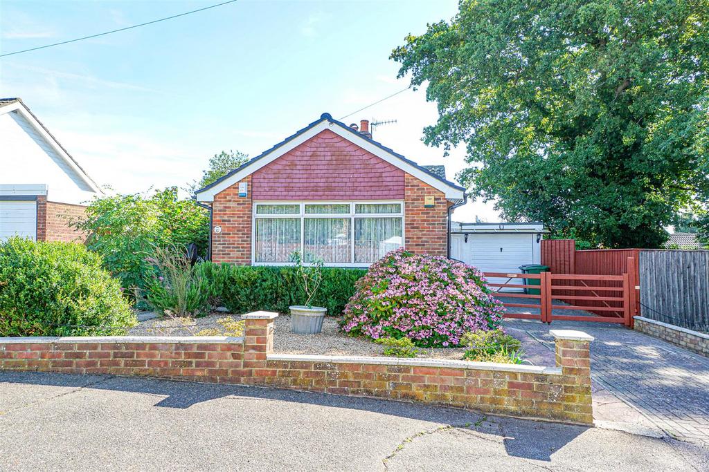 Chanctonbury Drive, Hastings 2 bed detached bungalow for sale £330,000
