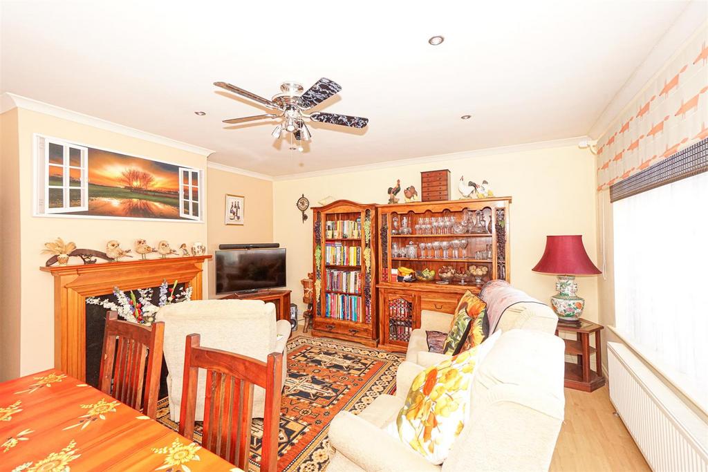 Chanctonbury Drive, Hastings 2 bed detached bungalow £330,000