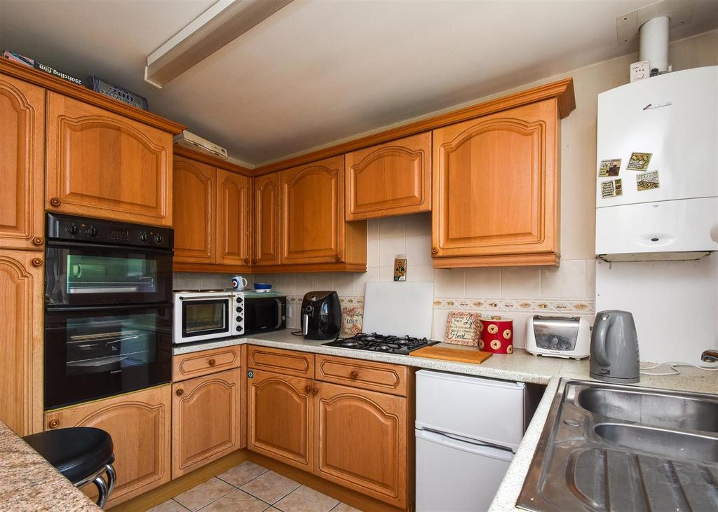 4 Hazelmere Drive - Kitchen (2).jpg