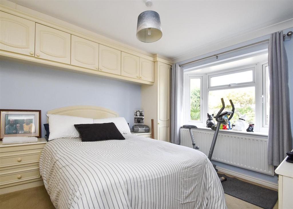 4 Hazelmere Drive - Bedroom 1.jpg