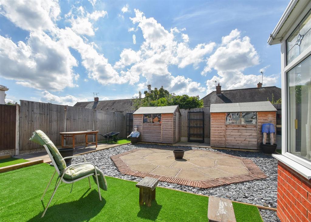 4 Hazelmere Drive - Garden (2).jpg