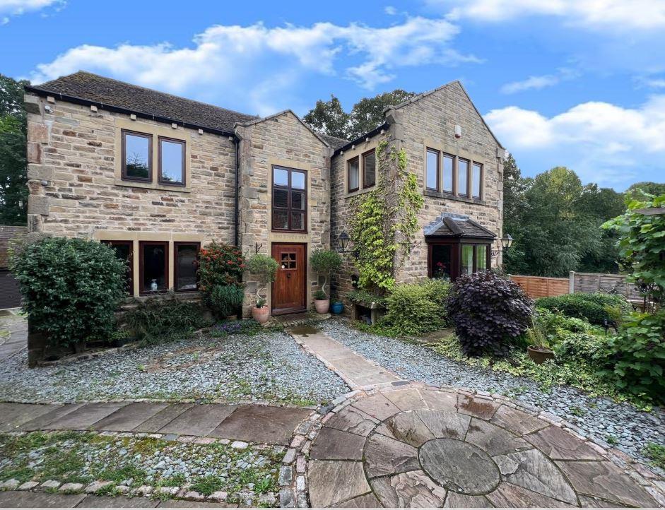 New front shot tithe barn.jpg