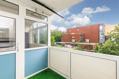 Flat 3, Beckwith House Wadeson Street, London, E2 9DW
