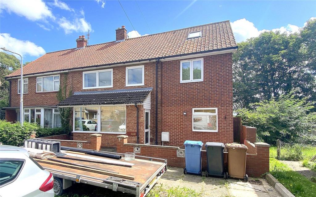 Waterford Road, Ipswich, Suffolk, IP1 4 bed semidetached house for
