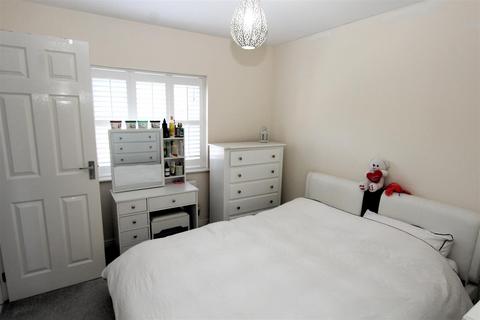 3 bedroom semi-detached house for sale, Premier Way, Kemsley, Sittingbourne
