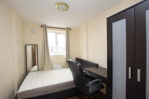 2 bedroom flat to rent - SWAN COURT, SWAN LANE, STOKE, COVENTRY, CV2 4NR