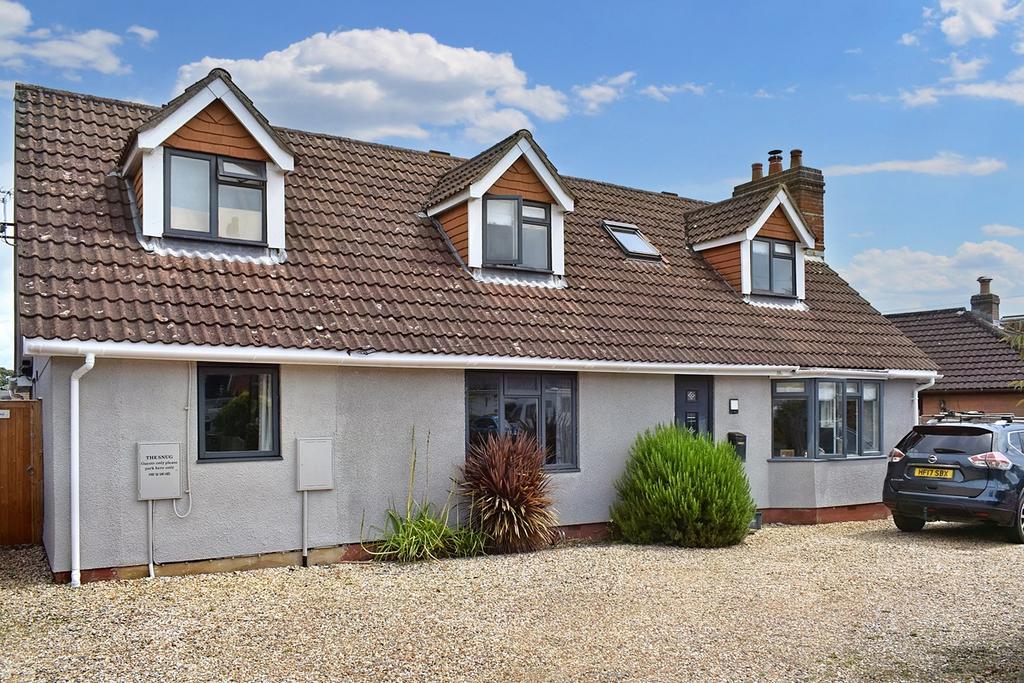 Stopples Lane, Hordle, Lymington, SO41 6 bed detached bungalow for sale