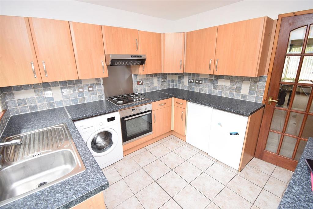 Kitchen two.jpg