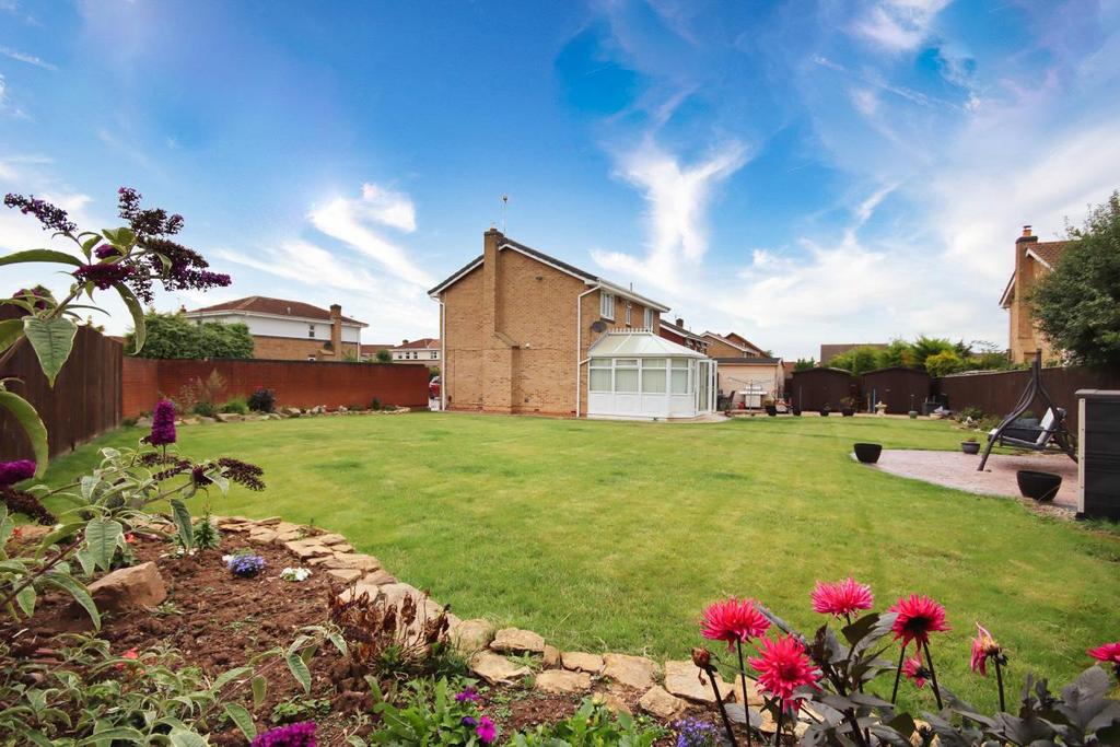 Stoneacre Avenue, Ingleby Barwick, StocktonOnTees, TS17 0XE 4 bed