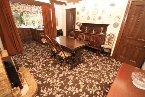 37 Moorside Road, Bradford, BD2 2HB