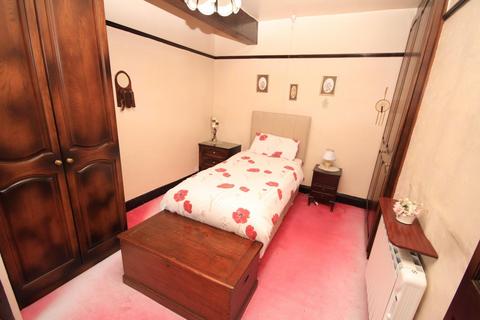 37 Moorside Road, Bradford, BD2 2HB