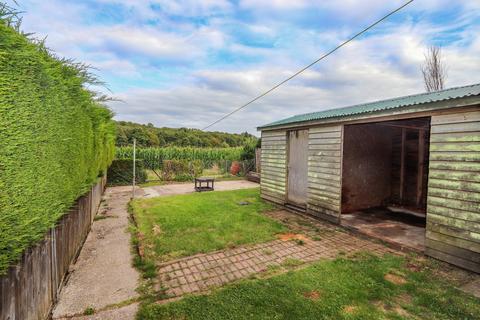 3 bedroom semi-detached house for sale - Hoath Hill, Mountfield , TN32