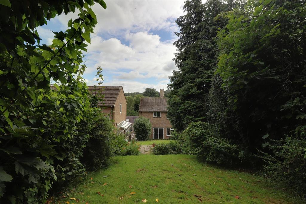 Everlands, Cam, Dursley 3 bed semidetached house £254,000