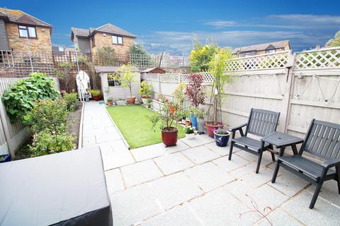 2 bedroom terraced house for sale - Malton Street, London