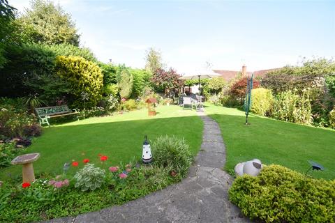 4 bedroom detached house for sale, Owen Drive, Failand