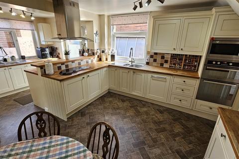 4 bedroom detached house for sale - Newgate Street, Bingham