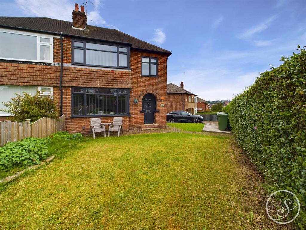 Knightsway, Leeds 3 bed semidetached house for sale £350,000