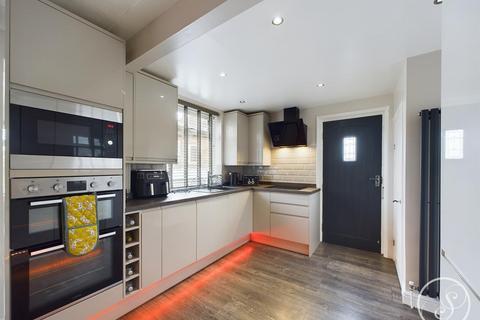 51 Knightsway, Leeds, LS15 7BP