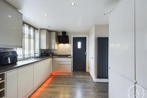51 Knightsway, Leeds, LS15 7BP