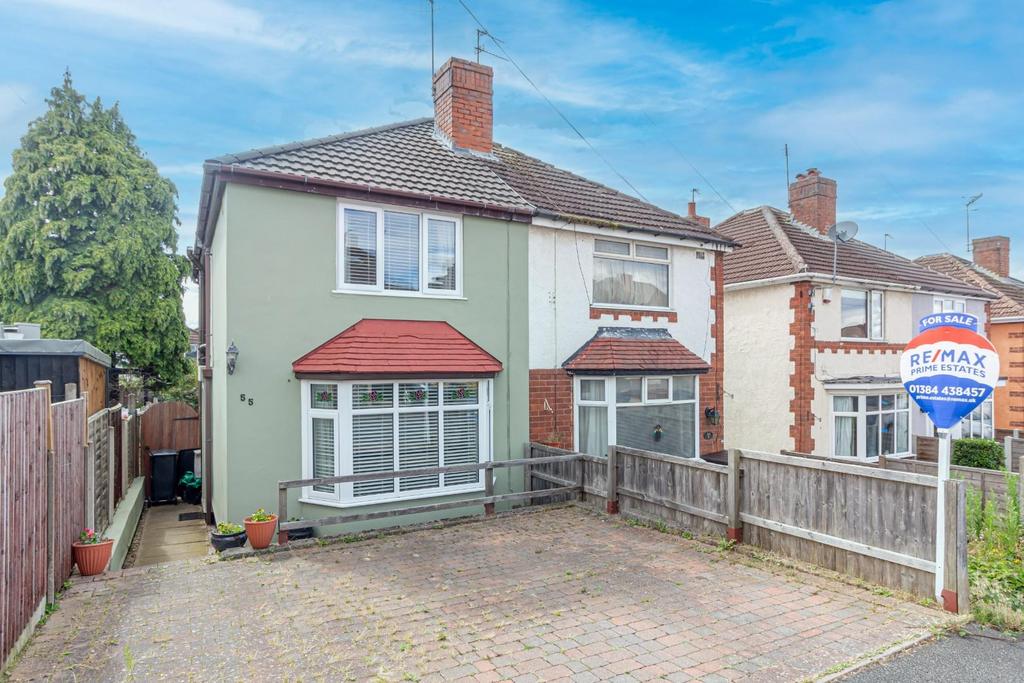 Lyndhurst Drive, Stourbridge 2 bed semidetached house for sale £200,000
