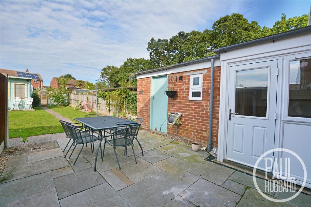 Morton Crescent, Bradwell, NR31 3 bed terraced house for sale £250,000