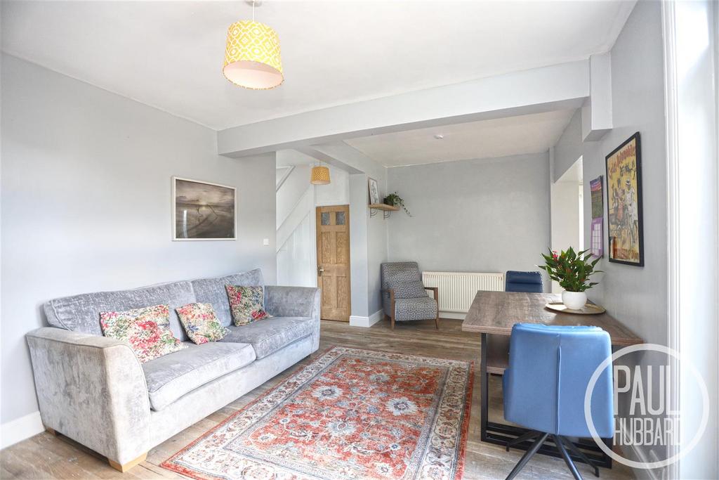 Laurel Road, Lowestoft, NR33 3 bed semidetached house for sale £260,000