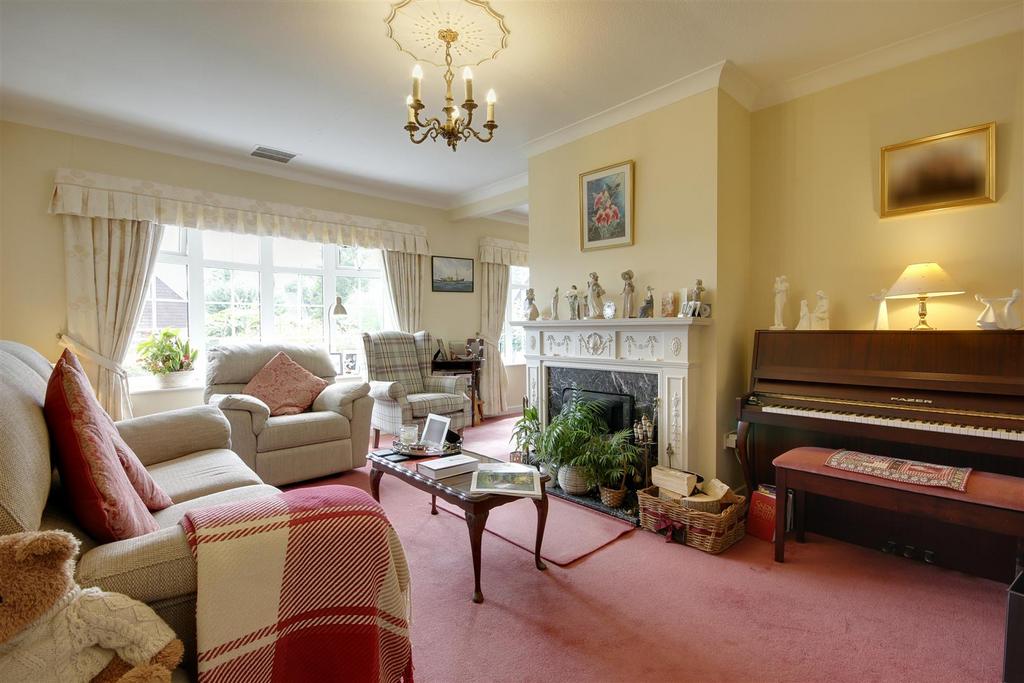 Dower Rise, Swanland 4 bed detached bungalow for sale £250,000