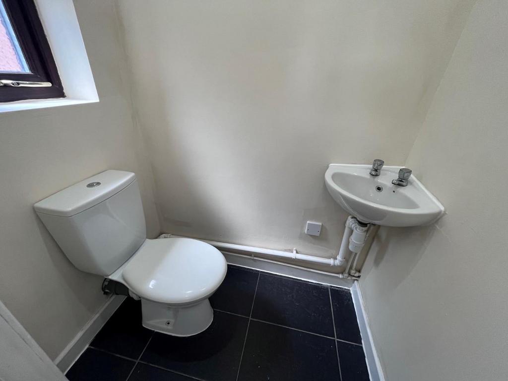 Downstairs WC.jpg