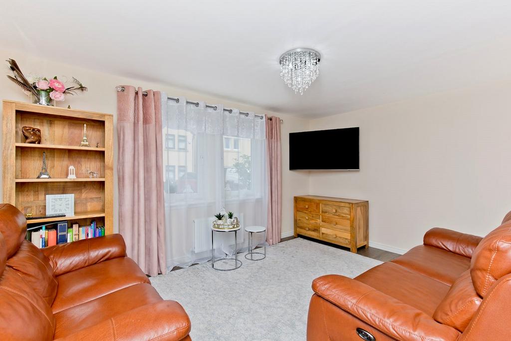 Bell Gardens, Perth, PH2 4 bed detached house £290,000