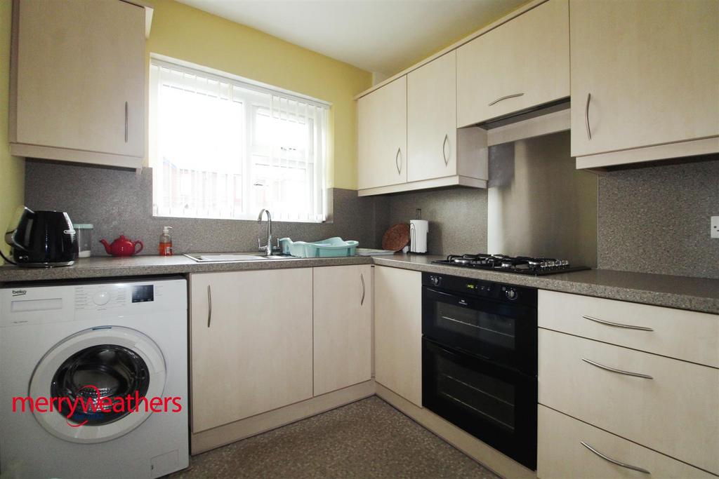 Park Lane, Thrybergh, Rotherham 3 bed semidetached house for sale £