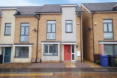 10 Courts Way, Aveley, South Ockendon, RM15 4DG