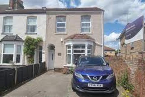 5 bedroom end of terrace house to rent, Como Street, Romford RM7