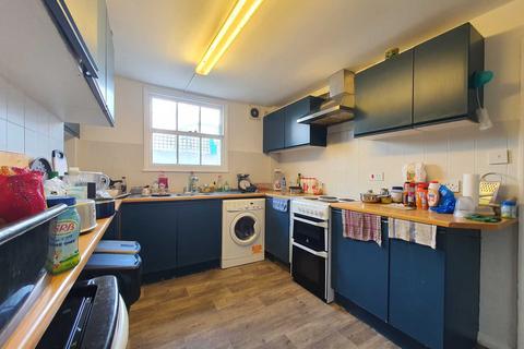 undefined, Caversham Road, Reading RG1