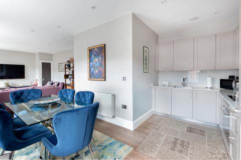2 bedroom flat for sale, 21 Rosslyn Road, Twickenham TW1