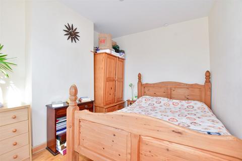 7 Douglas Road, Dover, CT17 0BD