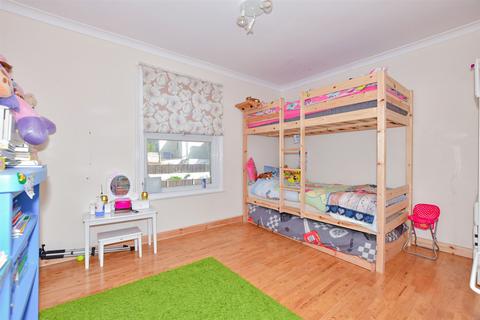 7 Douglas Road, Dover, CT17 0BD