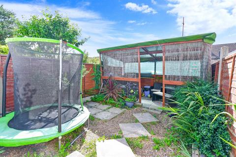 7 Douglas Road, Dover, CT17 0BD