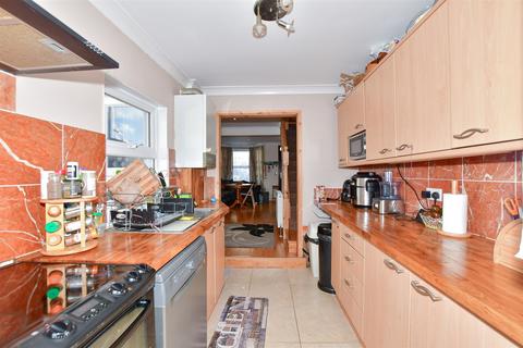 7 Douglas Road, Dover, CT17 0BD