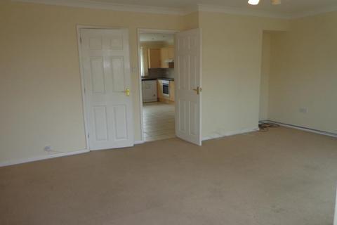 3 bedroom semi-detached house to rent, Tithe Avenue, Beck Row, Suffolk, IP28 8BZ