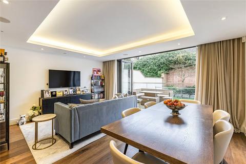3 bedroom terraced house to rent, Rainsborough Square, London, SW6
