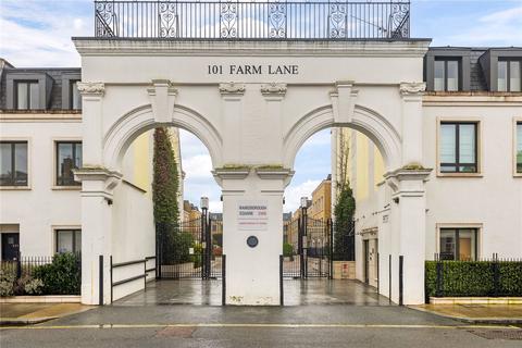 3 bedroom terraced house to rent, Rainsborough Square, London, SW6