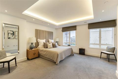 3 bedroom terraced house to rent, Rainsborough Square, London, SW6