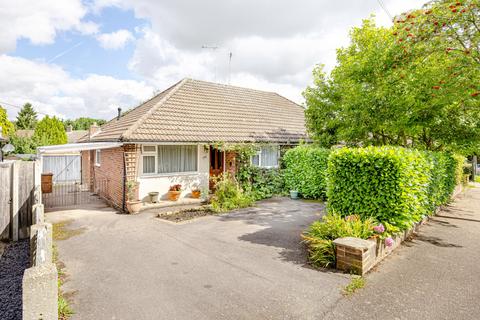 2 bedroom bungalow for sale - Cannons Close, Bishop's Stortford, Hertfordshire, CM23