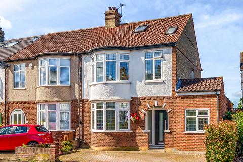 51 Abbotts Crescent, London, E4 9SA