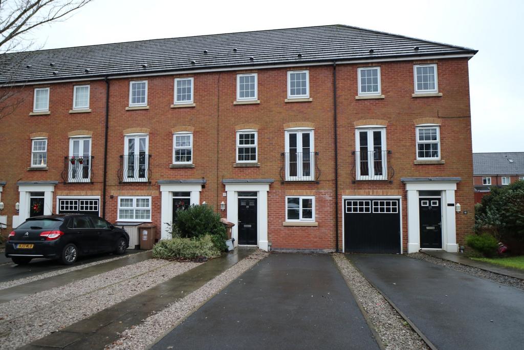 Peartree Crescent, NewtonLeWillows... 4 bed semidetached house £1,200 pcm (£277 pw)