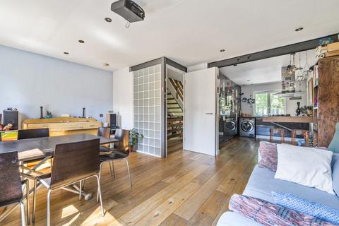 3 bedroom flat for sale - St. Ervans Road, Kensington