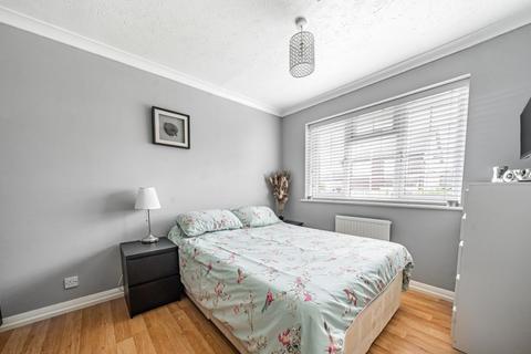 16a Bridgeman Drive, Houghton Regis, Dunstable, LU5 5SR