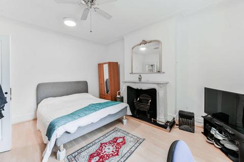 3 bedroom flat for sale - Widdenham Road, Islington, London, N7